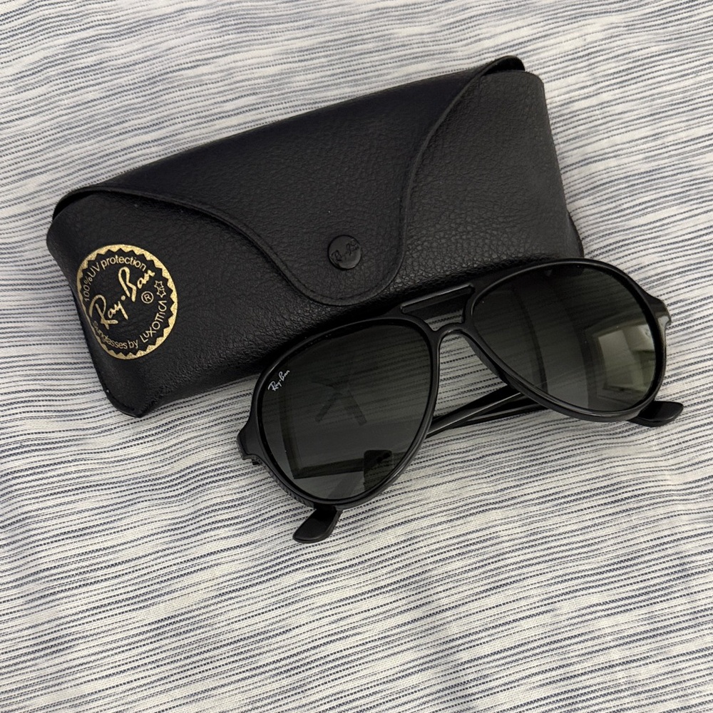 Ray-Ban Classic Black Sunglasses